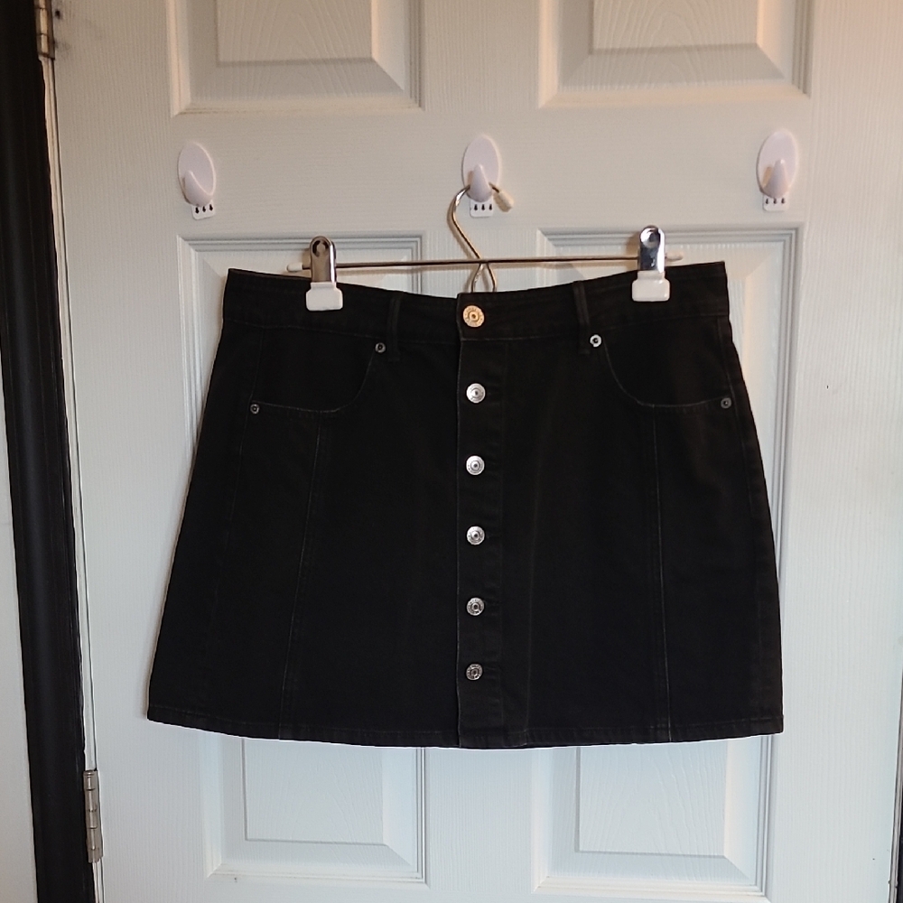 Classic Black Button-Front Skirt